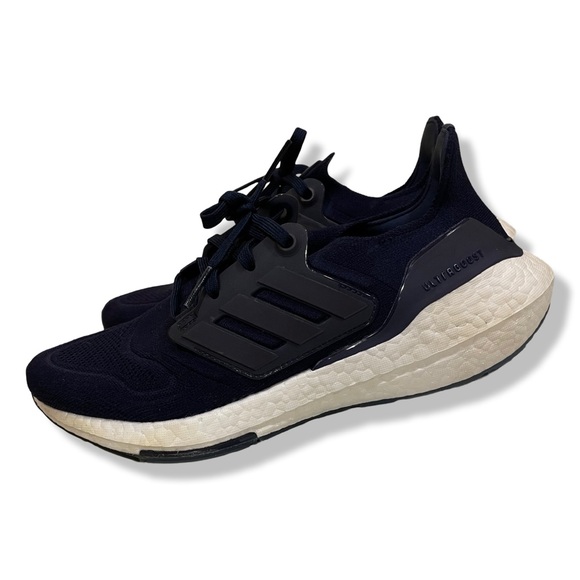 Adidas Ultraboost 22 - Picture 3 of 8